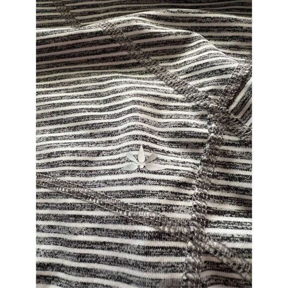 Lukka Grey Striped Full Zip Hoodie Woman’s Size Large - Picture 11 of 12